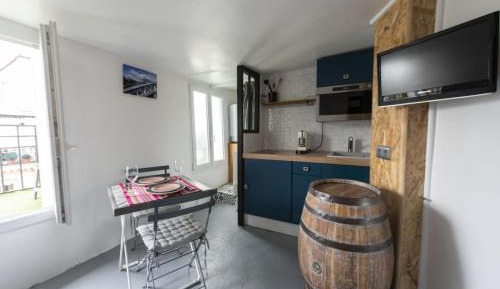 Studio Apartment