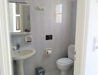 Windmill Two Bedroom Apartment (4 Pax)