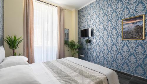 Deluxe One-Bedroom Apartment