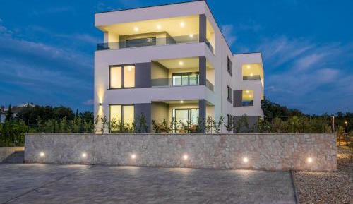Two-Bedroom Apartment with private pool