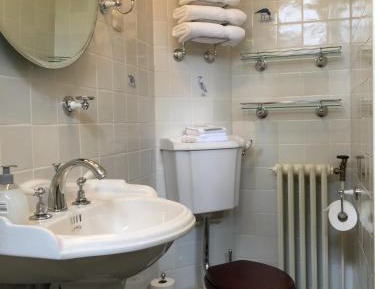 Deluxe Double Room with Shower