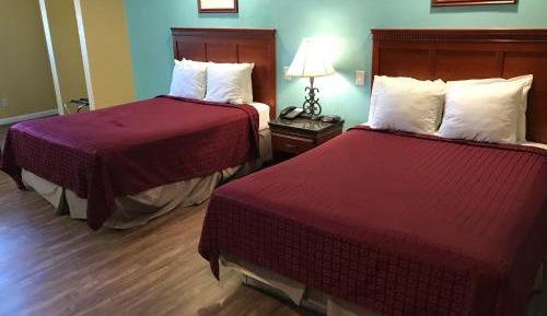 Deluxe Queen Room with Two Queen Beds - Non-Smoking