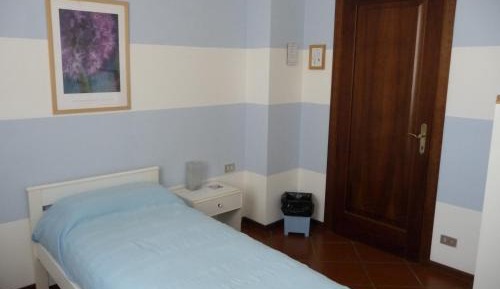 Single Room with Private External Bathroom