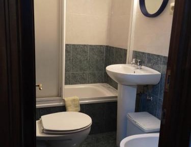 Single Room with Shared Bathroom
