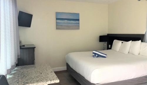King Studio with Pool View