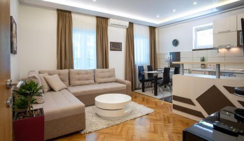 Deluxe Family Suite
