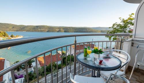 Triple Room with Balcony and Sea View