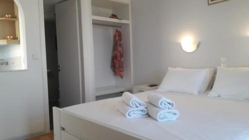 Studio with Sea View (Double Bed - 2 Adults) 