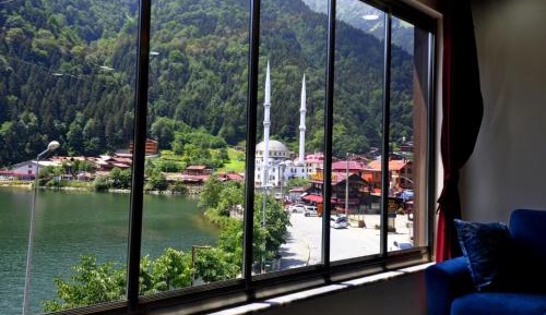 Apartment with Lake View