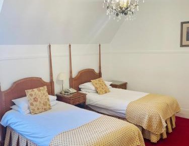 Twin Room with Bath