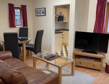 Two-Bedroom Cottage (PET FRIENDLY)