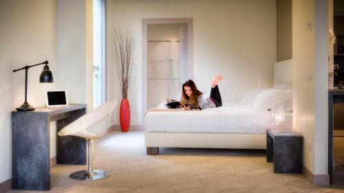Loft Suite with Kitchen & Pool Access 