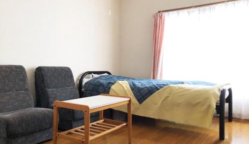 Single Room with Shared Toilet