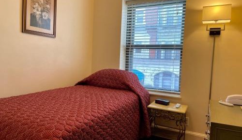 Single Room with Shared Bathroom