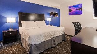 Queen Room with Two Queen Beds - Pet Friendly/Non-Smoking
