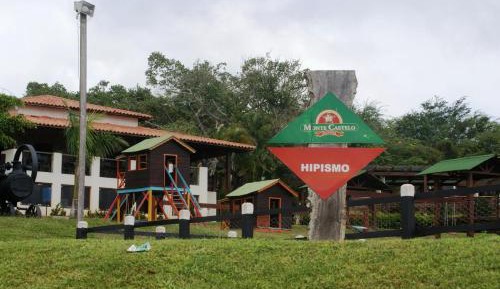 Apartment with Mountain View