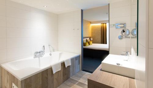 Gold Suite