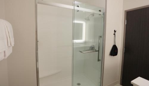 King Room - Hearing Accessible - Non-Smoking