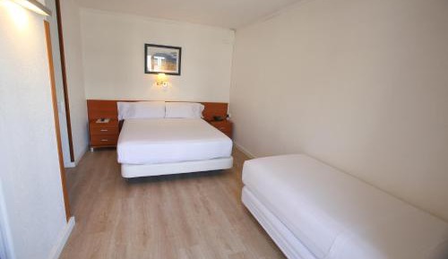Triple Room with Side Sea View
