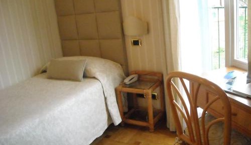 Single Room with Beach Access
