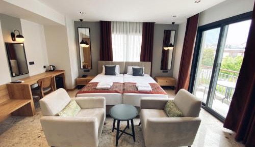 Deluxe Double Room with Balcony