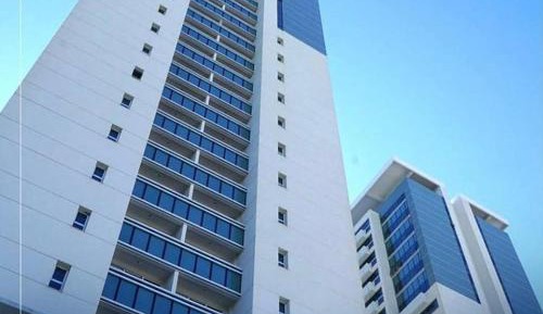 Queen Suite with Pool View