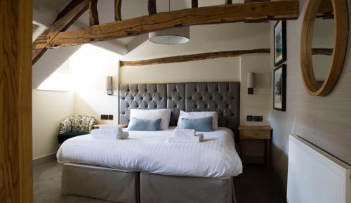 Deluxe Family Suite