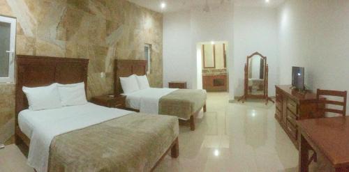 Queen Room