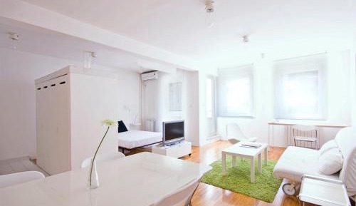One-Bedroom Apartment with Terrace
