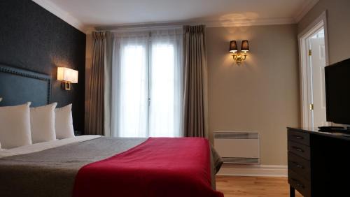 King Room with Balcony