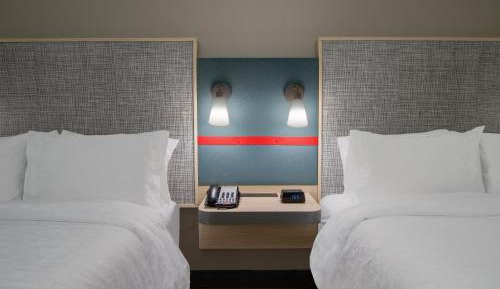 Standard Queen Room with Two Queen Beds - Communications Accessible