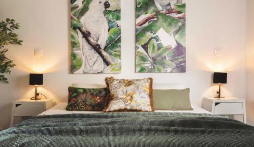 Apartment with Garden View