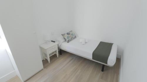 Single Room with Shared Bathroom