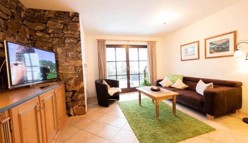 Apartment with Mountain View