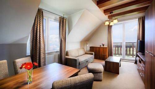 One-Bedroom Apartment with Balcony