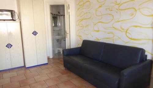 One-Bedroom Apartment 04