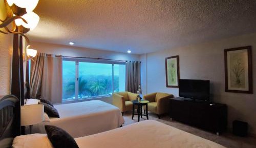 Deluxe Studio Partial Ocean View