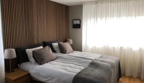 Large Double Room with Shared Bathroom
