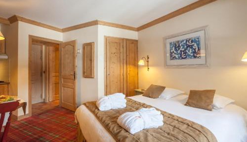 Studio - Access to the Indoor Pool (2 People)