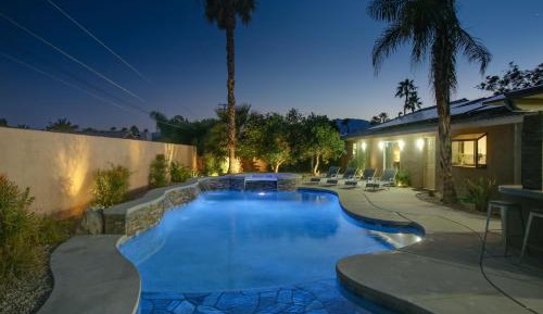 Five Bedroom Holiday Home