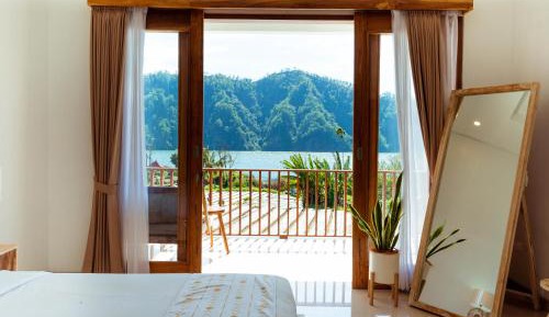 Deluxe Two-Bedroom Villa with Mountain View 
