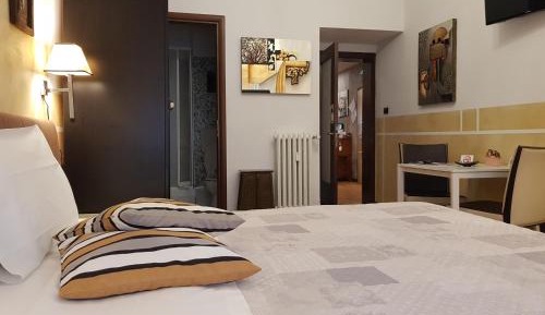 Double or Twin Room with Private Bathroom