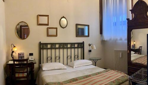 Economy Double Room with French bed