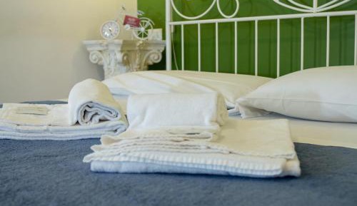 Standard Double Room with Shared Bathroom