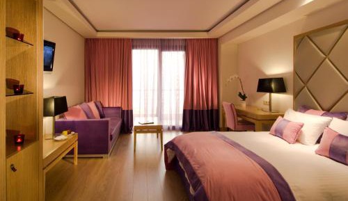 Luxury Suite with Lake View