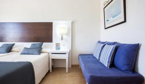 Twin Room with Extra Bed (2 Adults + 1 Child)