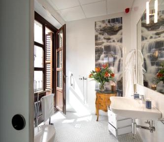Double Room( U.S.A)