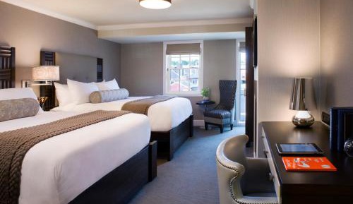 Double Queen Room with City View