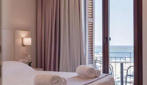 Superior Double Room with 1 Double Bed with Sea View