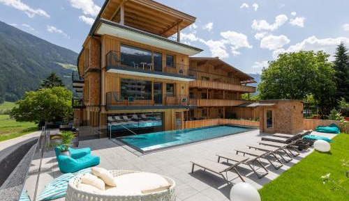 One-Bedroom Apartment with Balcony